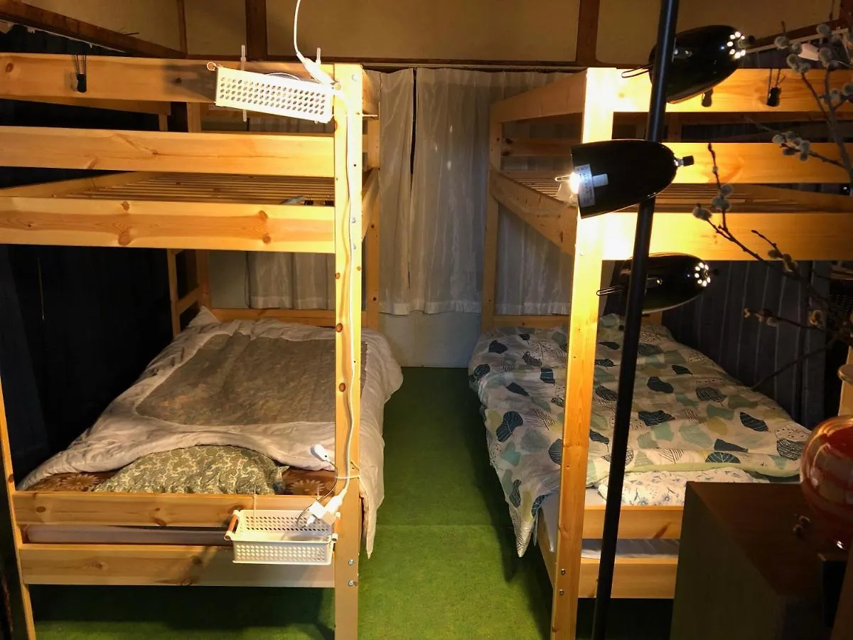 Homestay szállás 日本一しょぼいゲストハウス ウタラといかん Poor And Shabby Guesthouse 