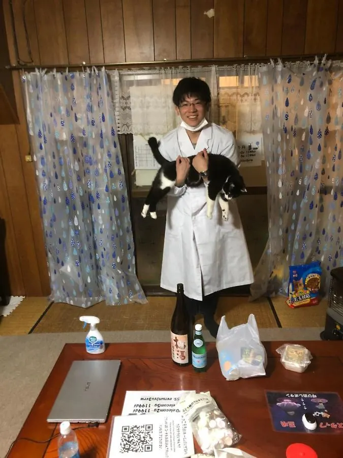 Проживание в семье 日本一しょぼいゲストハウス ウタラといかん Poor And Shabby Guesthouse 